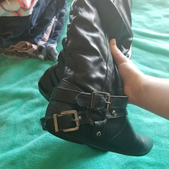 Black boots - Picture 3 of 4